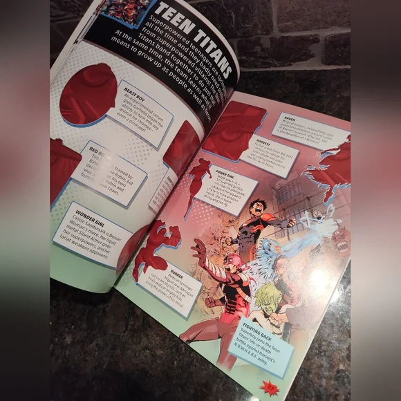 DC Comics Super Heroes Sticker Book - Picture 7 of 8